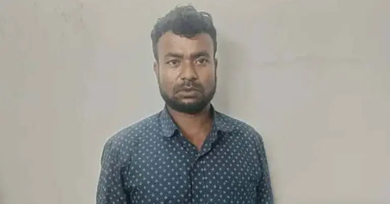 আটককৃত রোহিঙ্গা যুবক